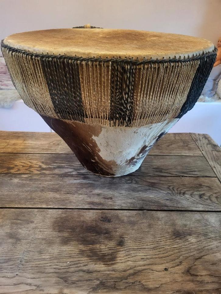Zeldzame oude oegandese trommel uit dierenhuid, Antiek en Kunst, Curiosa en Brocante, Ophalen