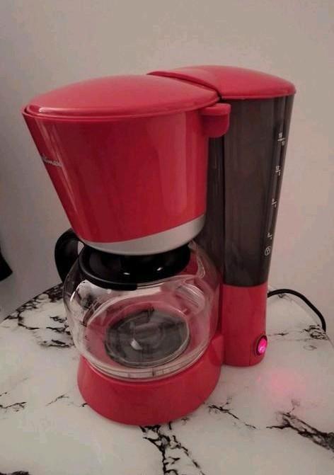 Moulinex Glossy Red Percolator/koffiezetapparaat., Elektronische apparatuur, Koffiezetapparaten, Zo goed als nieuw, Koffiemachine