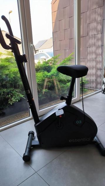 vélo d'appartement servi 3 fois état neuf, Jambes, Comme neuf, Enlèvement, Vélo d'appartement