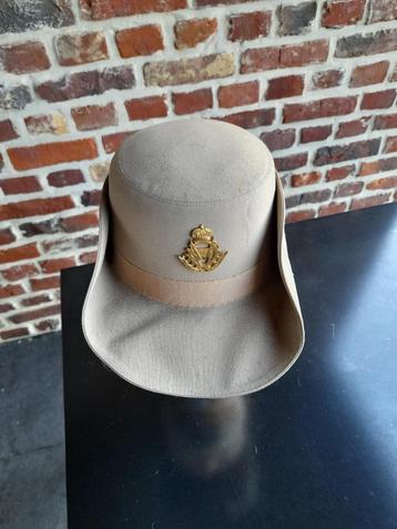 13 jeunes femmes de l'armée belge 1977, Envoi, Autres, Casque ou Béret