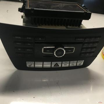 Mercedes C204 coupe 1.8 2014 wagennr 2500106 Radio Navigatie beschikbaar voor biedingen