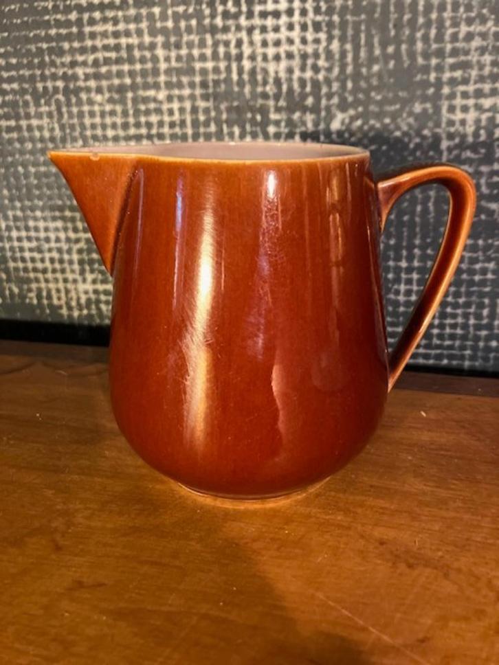 BRUINE MELKKAN MELKPOT NR 4 VILLEROY BOCH  LUXEMBOURG, Antiek en Kunst, Antiek | Servies los, Ophalen of Verzenden