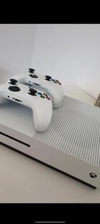 X BOX ONE WHITE + 2 NEW X BOX ONE CONTROLLERS, Ophalen of Verzenden, Zo goed als nieuw