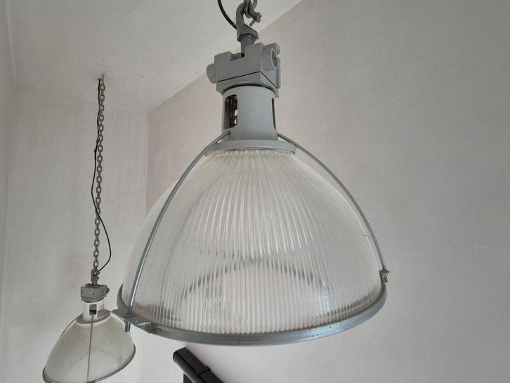 Industriële glazen hanglamp, Huis en Inrichting, Lampen | Hanglampen, Gebruikt, 50 tot 75 cm, Glas, Ophalen