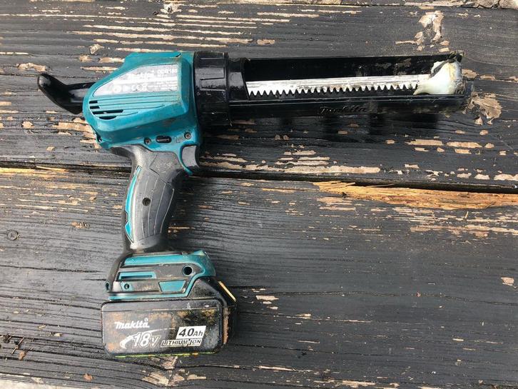 Makita silicone pistool + ACCU, Doe-het-zelf en Bouw, Schildersmaterialen, Gebruikt, Ophalen