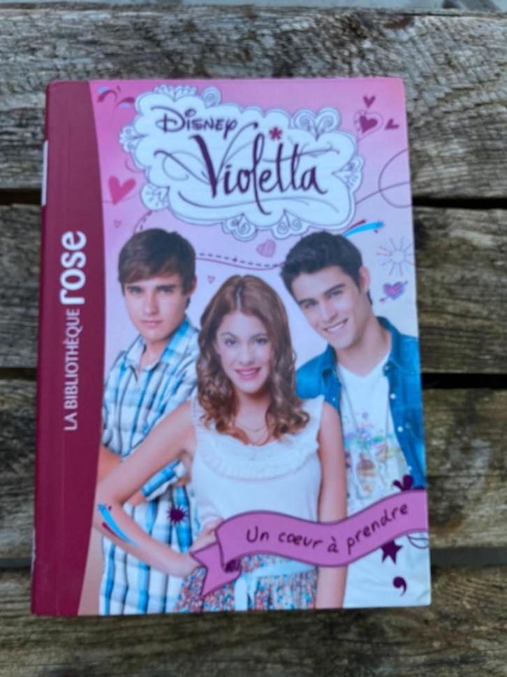 Disney Violetta deel 2. Een hart om mee te nemen, Boeken, Kinderboeken | Jeugd | 10 tot 12 jaar, Gelezen, Fictie, Ophalen of Verzenden