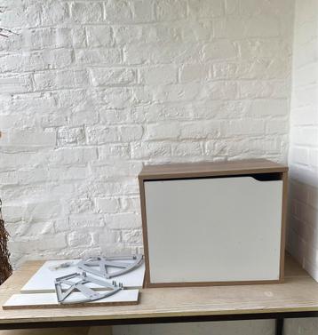 Petit meuble à donner  beschikbaar voor biedingen