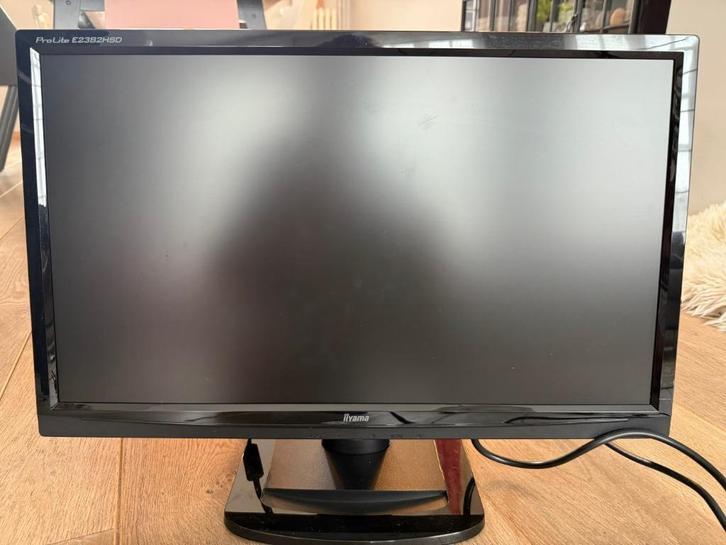 2x IIyama Prolite E2382HSD-scherm, Computers en Software, Monitoren, Gebruikt, 60 Hz of minder, DVI, VGA, TN, HD, 5 ms of meer