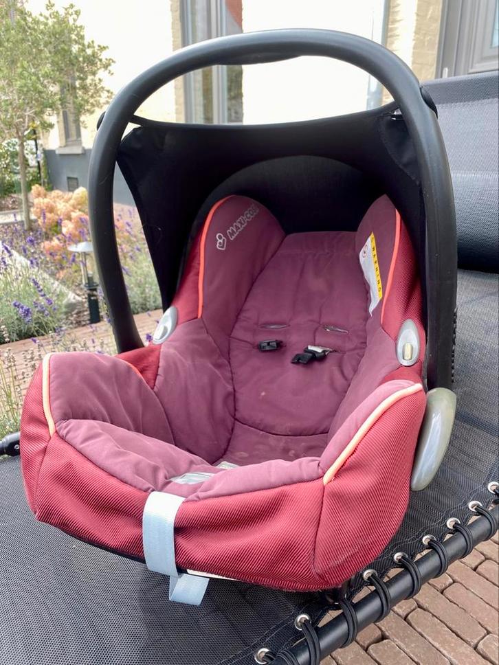 Maxi-Cosi CabrioFix autostoel (<13Kg) - Rood, Kinderen en Baby's, Autostoeltjes, Gebruikt, Maxi-Cosi, Isofix, Ophalen of Verzenden