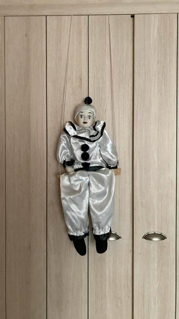 Pierrot marionet  beschikbaar voor biedingen
