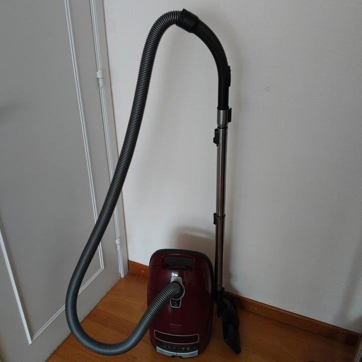 MIELE COMPLETE C3 PURE RED POWERLİNE, Elektronische apparatuur, Stofzuigers, Zo goed als nieuw, Stofzuiger, Ophalen of Verzenden