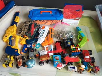 Speelgoedjes  beschikbaar voor biedingen