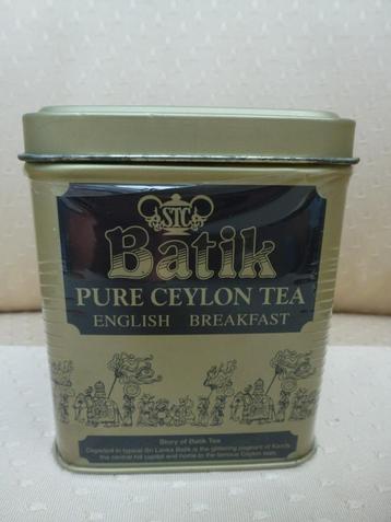 boîte en fer blanc vide Batik pur thé de Ceylan English Brea, Enlèvement ou Envoi, Utilisé, Thé
