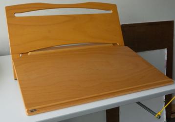 Stokke Desktop Plus lees- en schrijfstandaard beschikbaar voor biedingen
