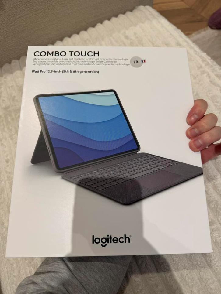 Logitech Combo Touch (ipad pro 12.9), Computers en Software, Tablet-hoezen, Gebruikt, Bescherming voor- en achterkant, 12 inch
