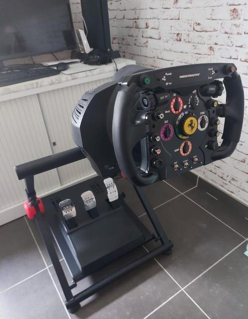 Race simulator xbox/pc  playseat trustmaster, 3 sturen, Games en Spelcomputers, Spelcomputers | Xbox | Accessoires, Zo goed als nieuw