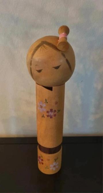 Mooie Kokeshi van Toa Sekiguchi (1942-) beschikbaar voor biedingen