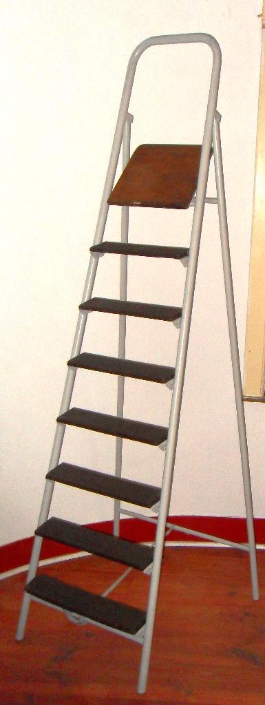ESCABELLE ESCABEAU ANCIEN  8 marches à tubulures en acier, Maison & Meubles, Accessoires pour la Maison | Autre, Utilisé, Enlèvement