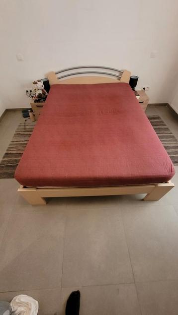 Bed + lattenbodem (+ Matras) beschikbaar voor biedingen
