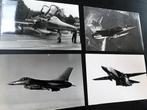 9 photos d'anciens avions de combat + hélicoptère, Comme neuf, Autres sujets/thèmes, Photo, 1980 à nos jours