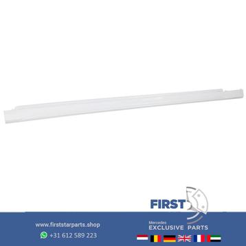 W118 C118 X118 CLA AMG LINE / CLA35 ZIJSKIRT RECHTS Originee beschikbaar voor biedingen