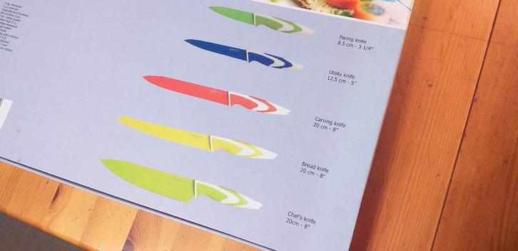 Ensemble de couteaux + tire-bouchon, Maison & Meubles, Cuisine | Couverts, Neuf, Inox ou Chrome, Enlèvement