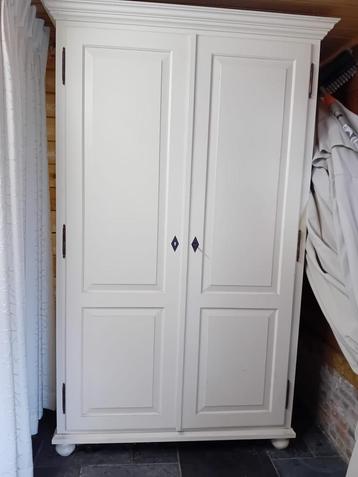 Kast linnen/kleding beschikbaar voor biedingen