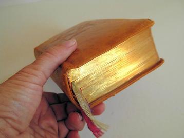 Uit 1951 - Oud mis- en vesperboek (Latijn-Ndl) beschikbaar voor biedingen