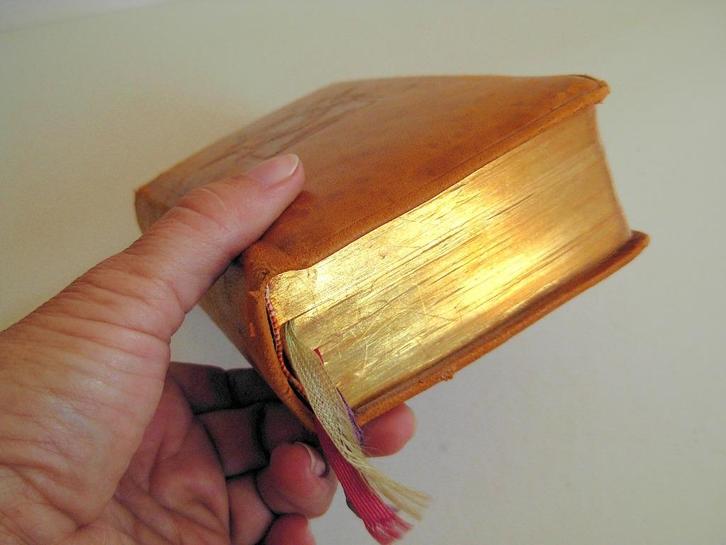 Uit 1951 - Oud mis- en vesperboek (Latijn-Ndl), Verzamelen, Religie, Gebruikt, Christendom | Katholiek, Boek, Verzenden