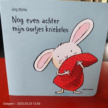 Nog even achter de oortjes kriebelen  beschikbaar voor biedingen