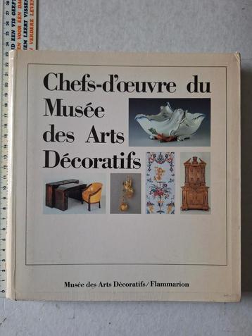 Catalogus "Chefs-d'Oeuvres du Musée des Arts Decoratifs"  beschikbaar voor biedingen