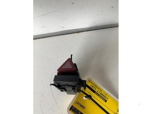 Paniekverlichtings Schakelaar van een Mercedes B-Klasse, Auto-onderdelen, Dashboard en Schakelaars, Mercedes-Benz, Gebruikt, 3 maanden garantie