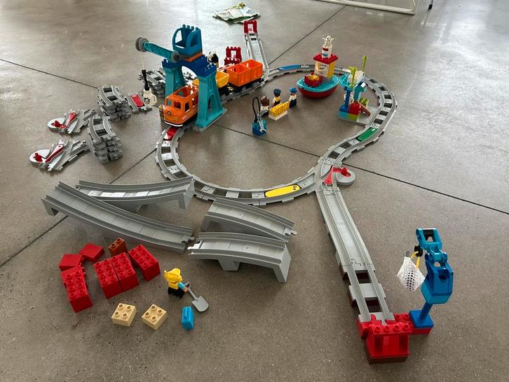 Duplo goederentrein 10875 met uitbreidingen 10872 en 10882, Kinderen en Baby's, Speelgoed | Thomas de Trein, Zo goed als nieuw