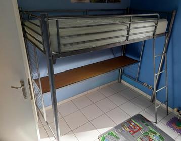 Hoogslaper met bureau  beschikbaar voor biedingen