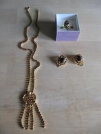 Parure de bijoux avec grenats - collier, bague et BO, Ophalen