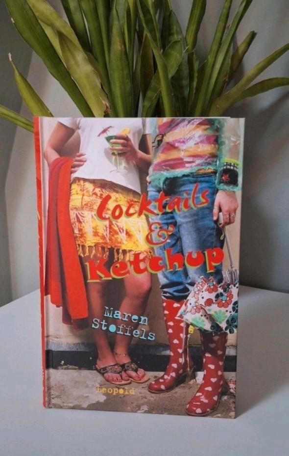 Maren Stoffels - Cocktails & Ketchup, Boeken, Kinderboeken | Jeugd | 10 tot 12 jaar, Zo goed als nieuw, Ophalen of Verzenden