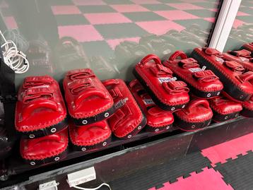 Twins Arm pads’s M en L maat beschikbaar voor biedingen