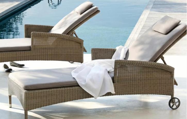 manutti 2 zeer mooie ligbedden van topmerk manutti, Jardin & Terrasse, Chaises longues, Comme neuf, Réglable, Mobile, Enlèvement