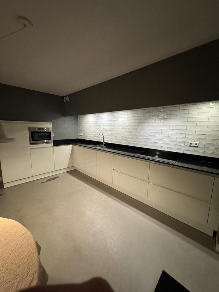 Nette Hoogglans Witte Hoekkeuken apparatuur GEDEMONTEERD, Huis en Inrichting, Keuken | Complete keukens, Hoekkeuken, Wit, Composiet