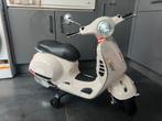 Moto Scooter Vespa GTS électrique pour enfant, Enfants & Bébés, Enlèvement ou Envoi, Comme neuf