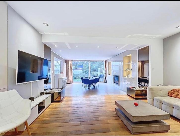 Vend très belle maison lumineuse, Immo, Maisons à vendre, Province de Hainaut, 200 à 500 m², Maison 2 façades, D