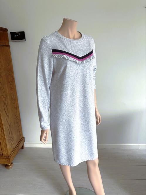 Stijlvolle C&A Shift Dress – Maat M – Tijdloos en Comfort, Kleding | Dames, Jurken, Zo goed als nieuw, Maat 38/40 (M), Grijs, Knielengte