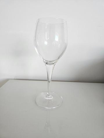 WIJNGLAS (nieuw) beschikbaar voor biedingen