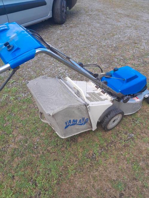 Yamaha grasmaaier zelftrekker 2 snelheden .cardanaandrijving, Tuin en Terras, Grasmaaiers, Zo goed als nieuw, Opvangbak, Ophalen