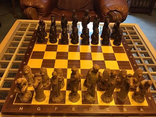 Prachtige schaakstukken in steen. (Zonder schaakbord), Hobby en Vrije tijd, Gezelschapsspellen | Bordspellen, Ophalen