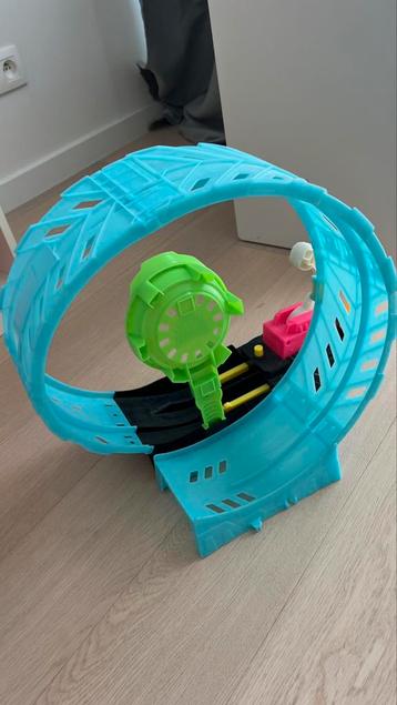 Hot wheels Glow in the Dark Looping Challenge HBN02 (monster beschikbaar voor biedingen
