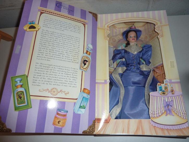 Poupée Barbie Mrs P.F.E. Albee - 1997 - Hauteur 30cm, Collections, Poupées, Neuf, Poupée, Enlèvement