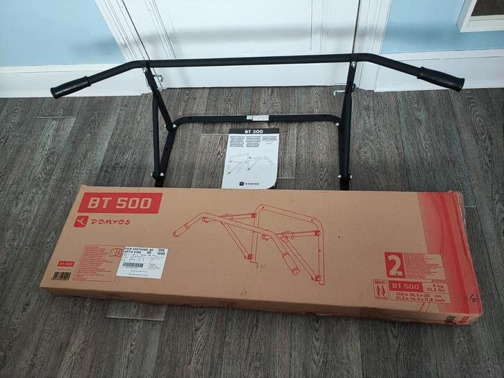Domyos BT 500 Pull up bar. (Nieuw in doos!)., Sport en Fitness, Fitnessmaterialen, Nieuw, Oprekstang, Armen, Benen, Borst, Buik