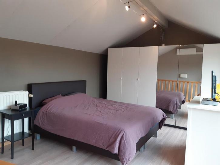 Boxspring 160 x 200 cm, bruine lederlook,in gebruikte staat., Huis en Inrichting, Slaapkamer | Bedden, Gebruikt, Tweepersoons