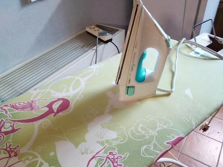 Fer et planche à repasser, Electroménager, Fers à repasser & Planches à repasser, Comme neuf, Fer à repasser avec cordon, Enlèvement